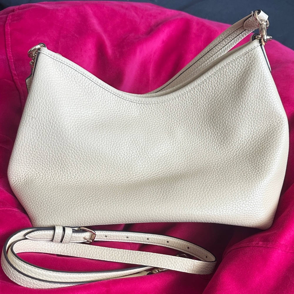 Coach Cream Pebbled Leather Shoulder Hobo with Gold Hardware - Picture 4 of 9